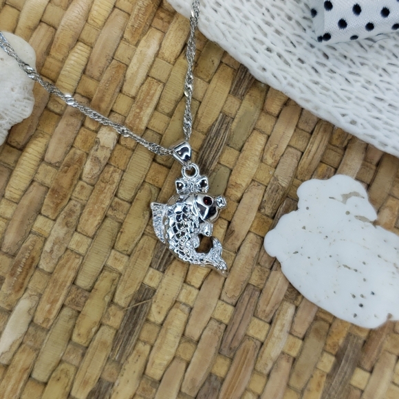 2/$15 NWT fashion fish necklace nautical - Picture 2 of 5